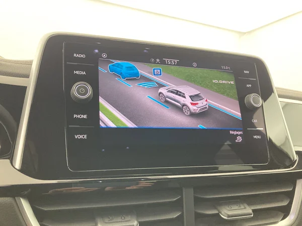 VOLKSWAGEN T-Roc (2022) — foto 15 van 35