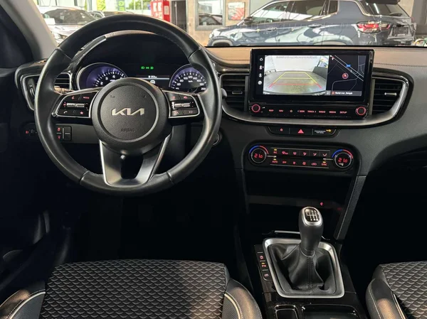 Kia Ceed SW (2023) — foto 17 van 17