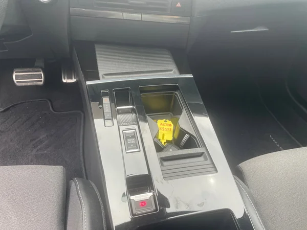OPEL Astra Sports Tourer PHEV (2023) — foto 3 van 22