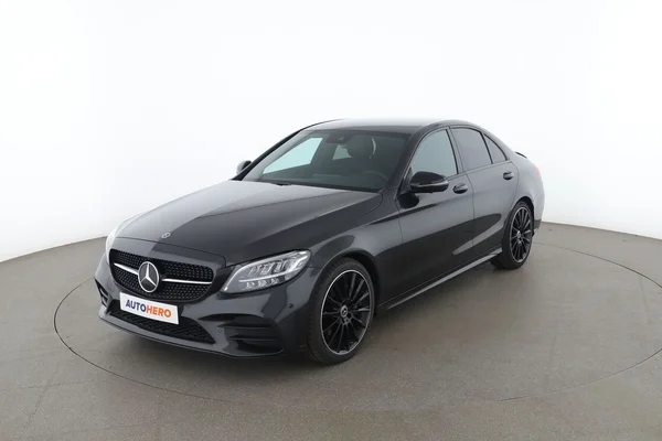 Mercedes-Benz C-Klasse (2021) — foto 1 van 16
