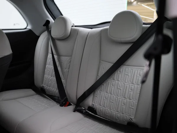 Fiat 500e (2023) — foto 4 van 44