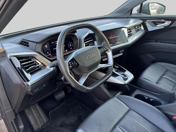 Audi Q4 Sportback e-tron (2025) — foto 18 van 18