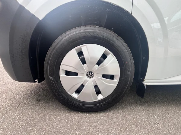 VOLKSWAGEN Transporter T7 28 Fou Swb (2025) — foto 6 van 14