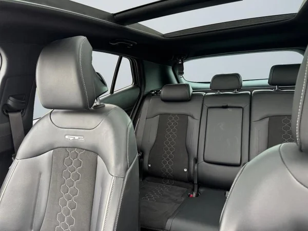 KIA Sportage (2022) — foto 5 van 28