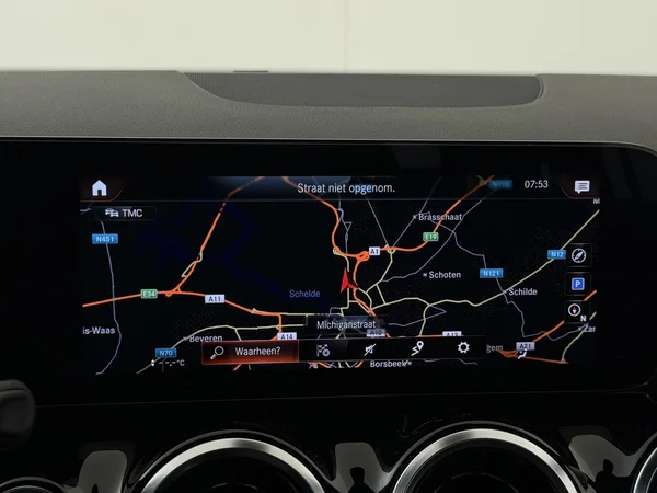 MERCEDES GLA 250 (2022) — foto 10 van 32