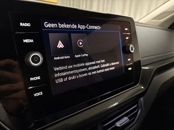 VOLKSWAGEN T-Cross (2024) — foto 14 van 15