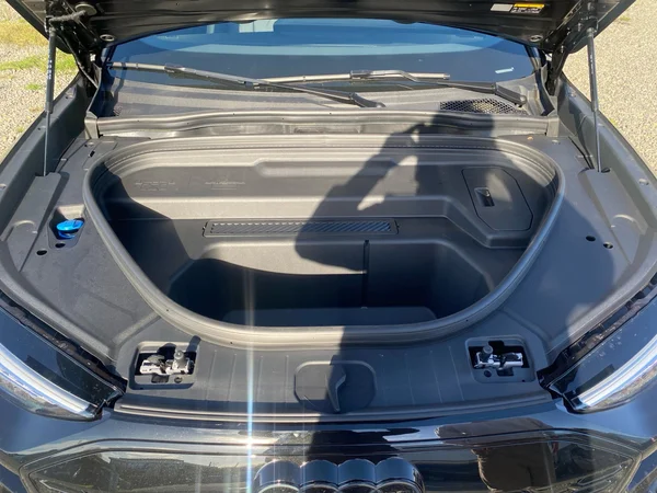 AUDI Q6 e-tron (2025) — foto 11 van 24