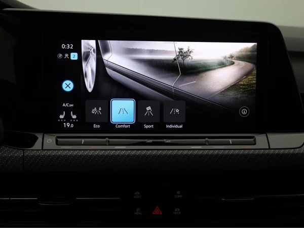 VOLKSWAGEN Golf VIII (2023) — foto 11 van 20