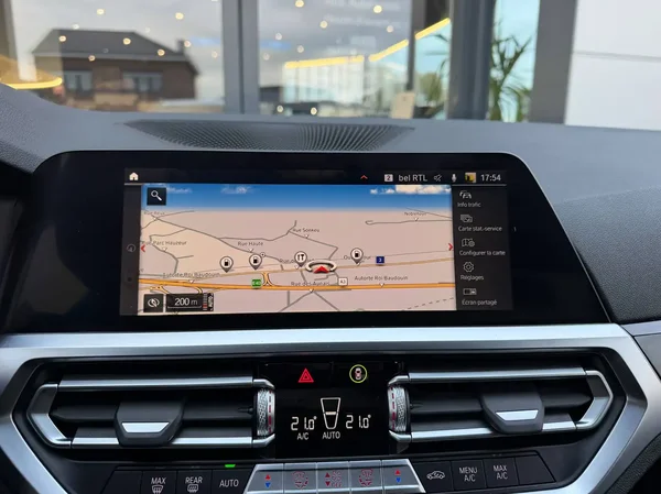 Bmw 318 (2021) — foto 7 van 26