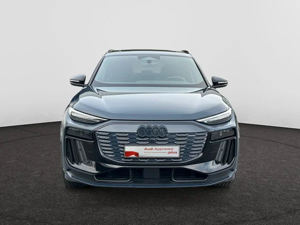 AUDI Q6 e-tron (2025) — foto 16 van 23