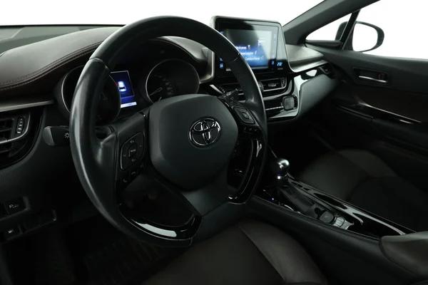 Toyota C-HR (2018) — foto 2 van 16