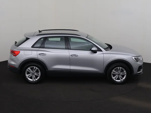 AUDI Q3 (2022) — foto 24 van 28