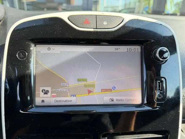 Renault Clio (2016) — foto 4 van 20