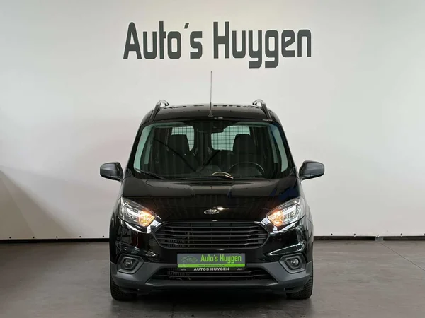 Ford Transit Courier (2023) — foto 9 van 16