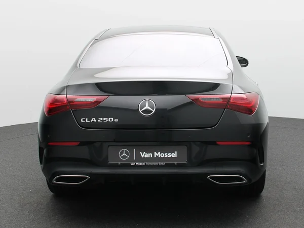 Mercedes-Benz CLA (2024) — foto 23 van 27
