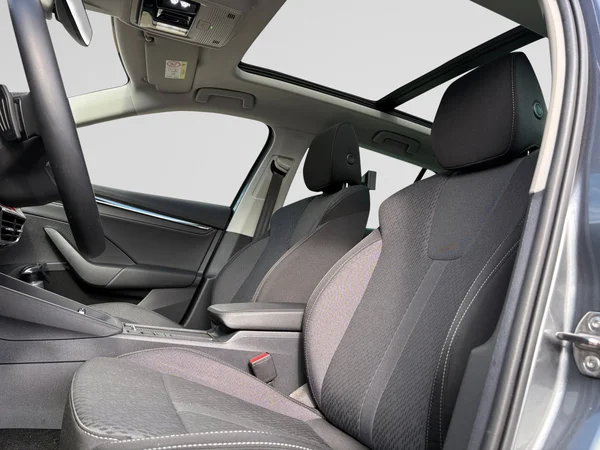 SKODA Octavia Combi (2024) — foto 14 van 22