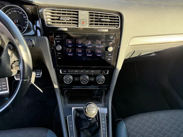 VOLKSWAGEN Golf VII (2020) — foto 19 van 20