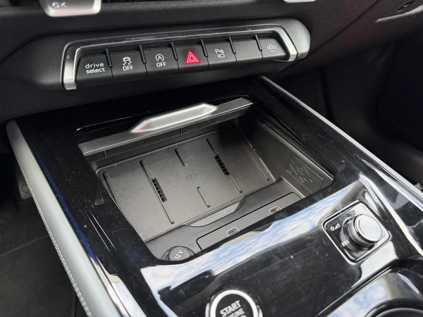 AUDI Q3 Sportback (2026) — foto 16 van 24