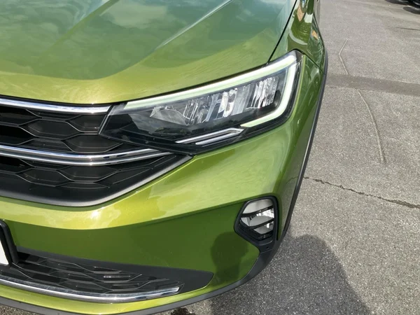 VOLKSWAGEN Taigo (2023) — foto 2 van 25