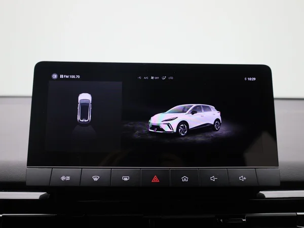 MG MG4 EV (2023) — foto 13 van 35