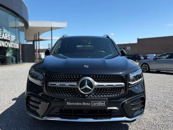 Mercedes-Benz GLB (2024) — foto 12 van 23