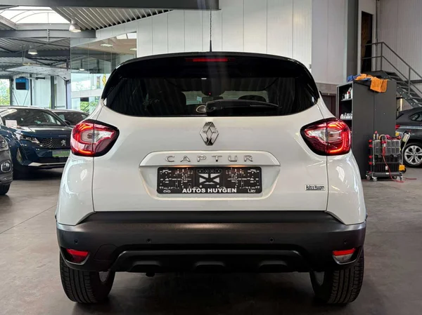 Renault Captur (2018) — foto 10 van 16