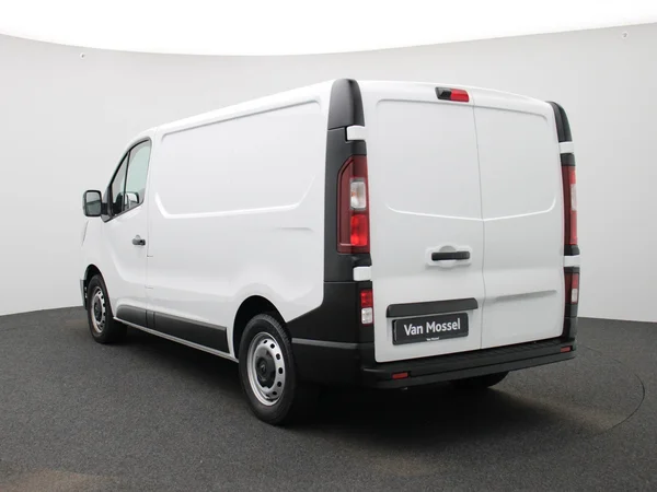 Renault Trafic (2022) — foto 12 van 39
