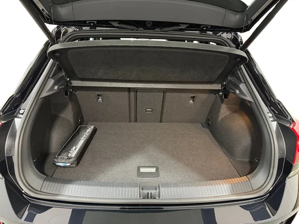 Volkswagen T-Roc (2023) — foto 17 van 30