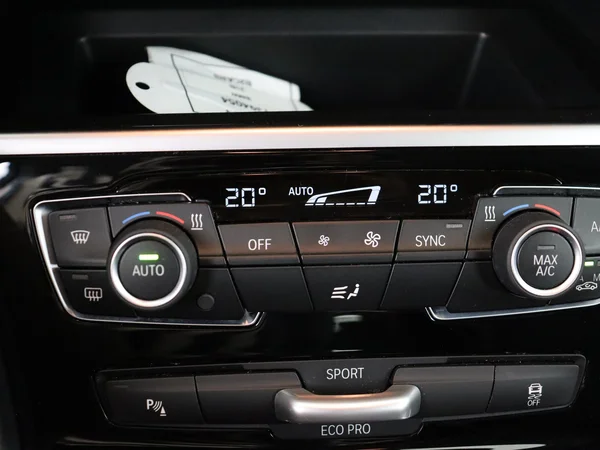 BMW 216 (2021) — foto 18 van 30