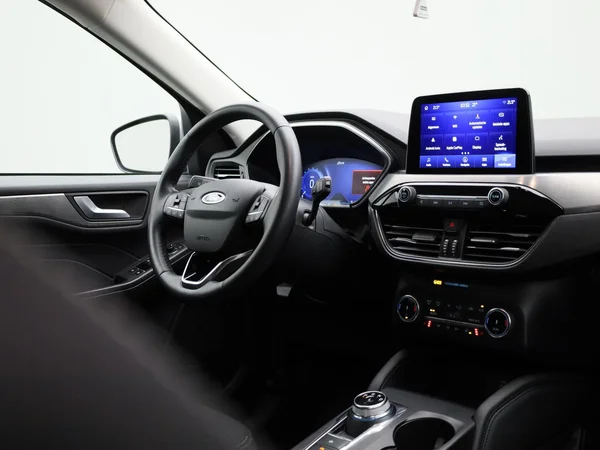 Ford Kuga (2023) — foto 28 van 42