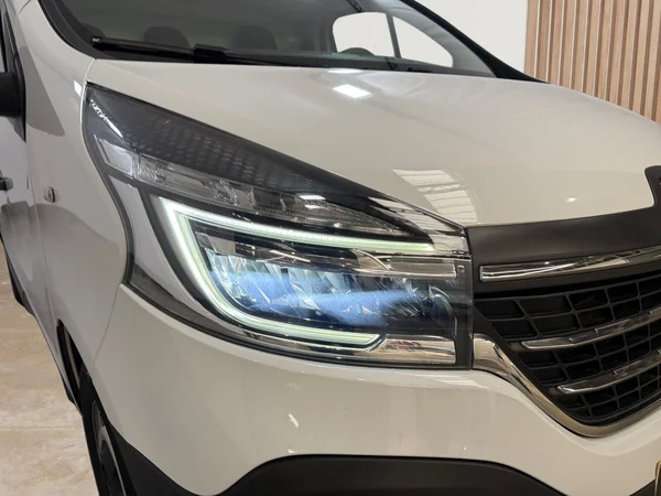 Renault Trafic (2021) — foto 19 van 25