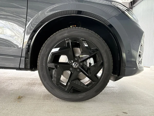 VOLKSWAGEN Tiguan eHybrid (PHEV) (2025) — foto 8 van 24