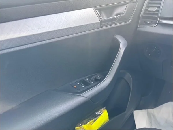 SKODA Karoq (2022) — foto 11 van 20