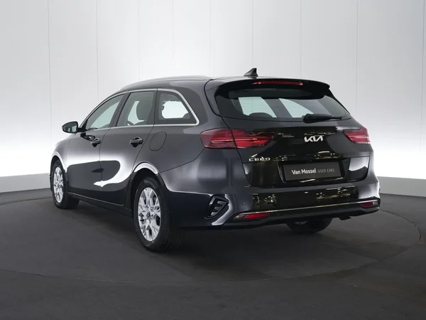 Kia cee'd (2024) — foto 12 van 22