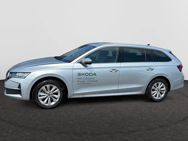SKODA Octavia Combi (2025) — foto 12 van 24