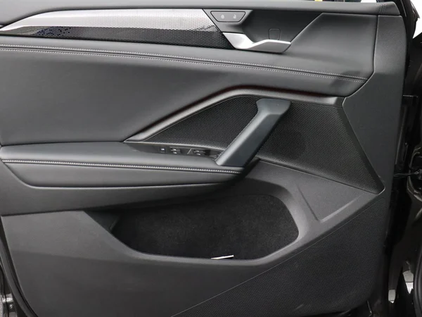 VOLKSWAGEN Tiguan (2025) — foto 5 van 18