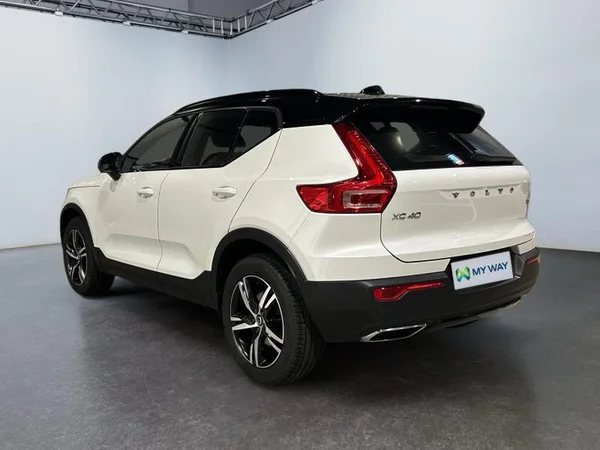 VOLVO XC40 (2018) — foto 23 van 32