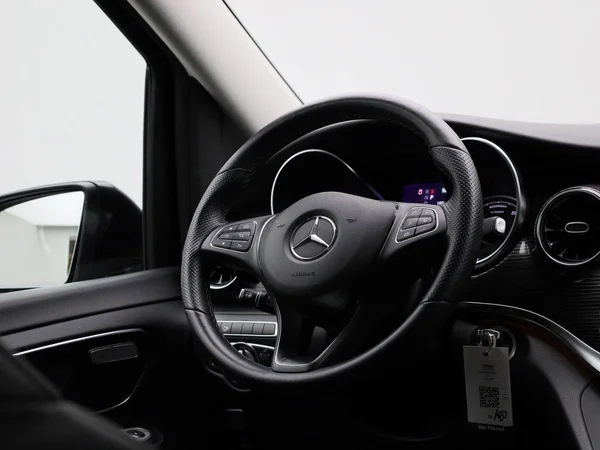 Mercedes-Benz EQV (2023) — foto 41 van 48