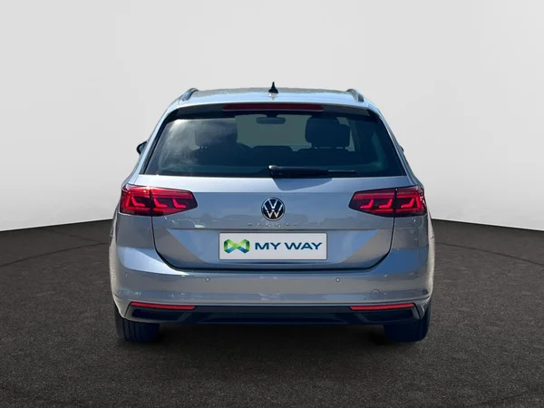 VOLKSWAGEN Passat Variant (2024) — foto 21 van 24