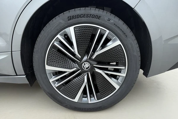 Skoda Enyaq Coupe (2026) — foto 9 van 12