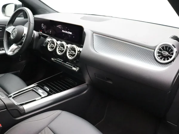 Mercedes-Benz EQA (2025) — foto 16 van 26