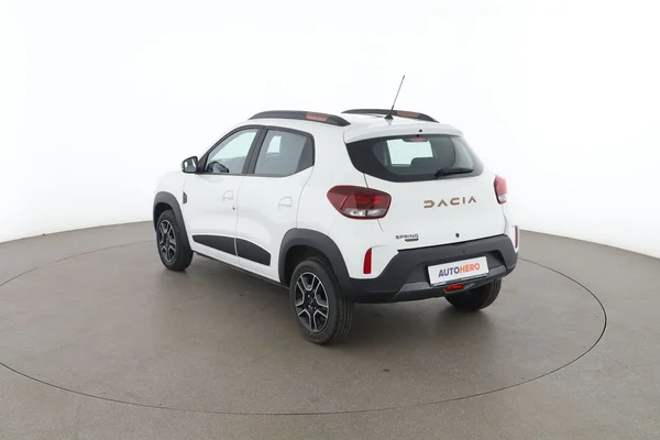 Dacia Spring (2023) — foto 10 van 16