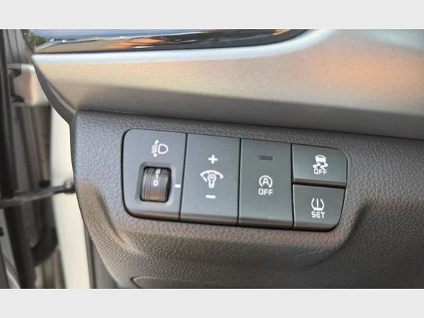 Kia RIO (2022) — foto 13 van 24