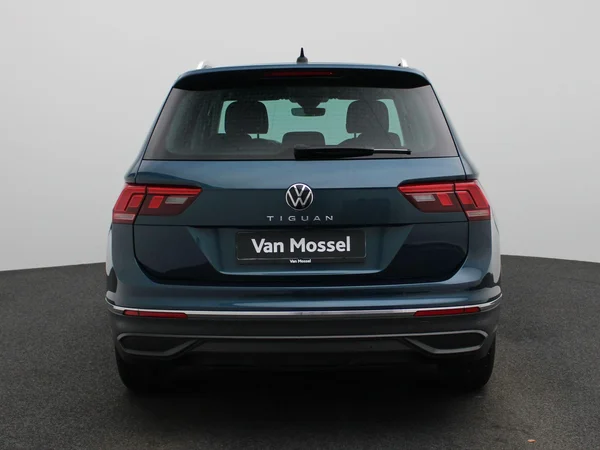 Volkswagen Tiguan (2022) — foto 37 van 41