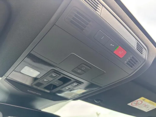 VOLKSWAGEN T-Roc (2023) — foto 14 van 27