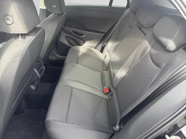 VOLKSWAGEN T-Roc (2025) — foto 12 van 16