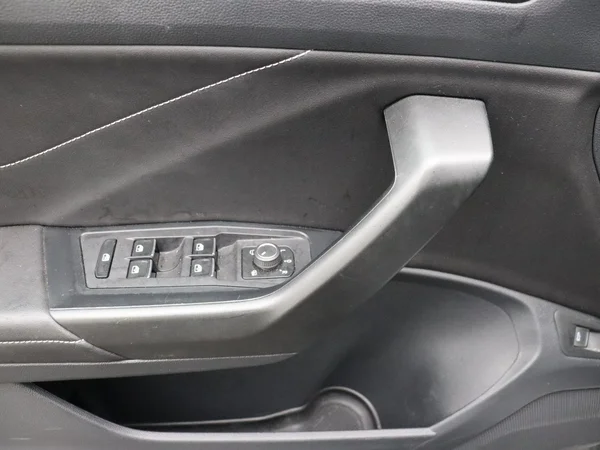 Volkswagen T-Roc (2022) — foto 2 van 28