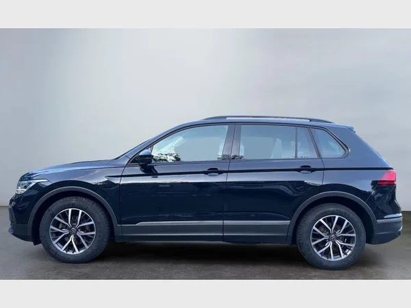 VOLKSWAGEN Tiguan (2022) — foto 25 van 28