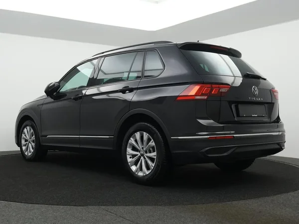 Volkswagen Tiguan (2022) — foto 12 van 25