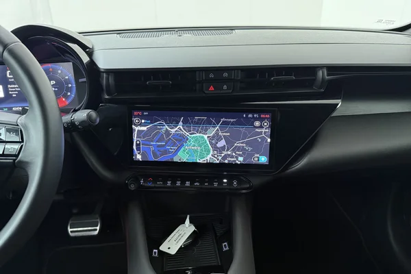 Alfa Romeo Junior (2025) — foto 3 van 19